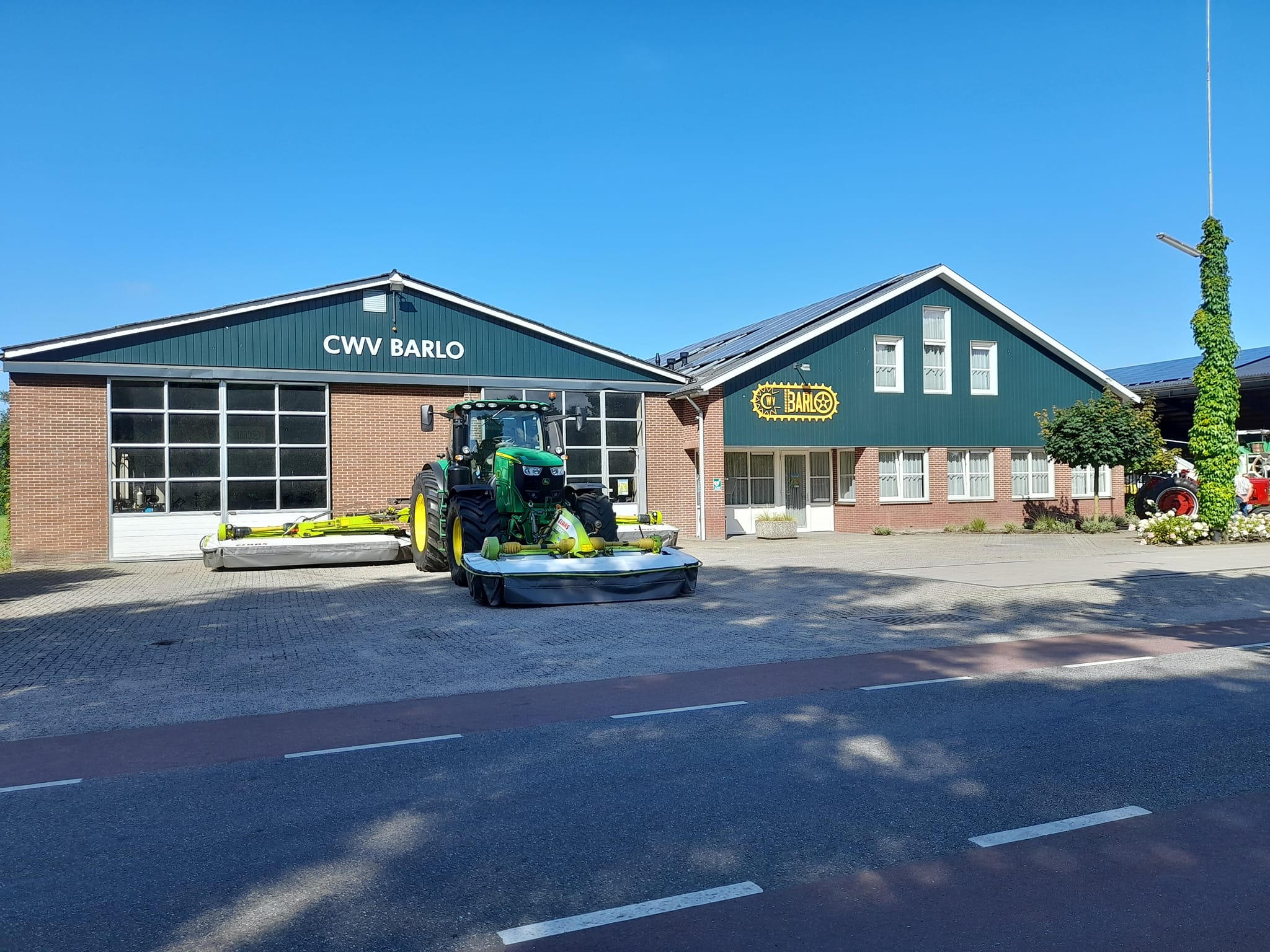 Boerderijwinkel Lensink bakt de patatjes bij Fiets de boer op.